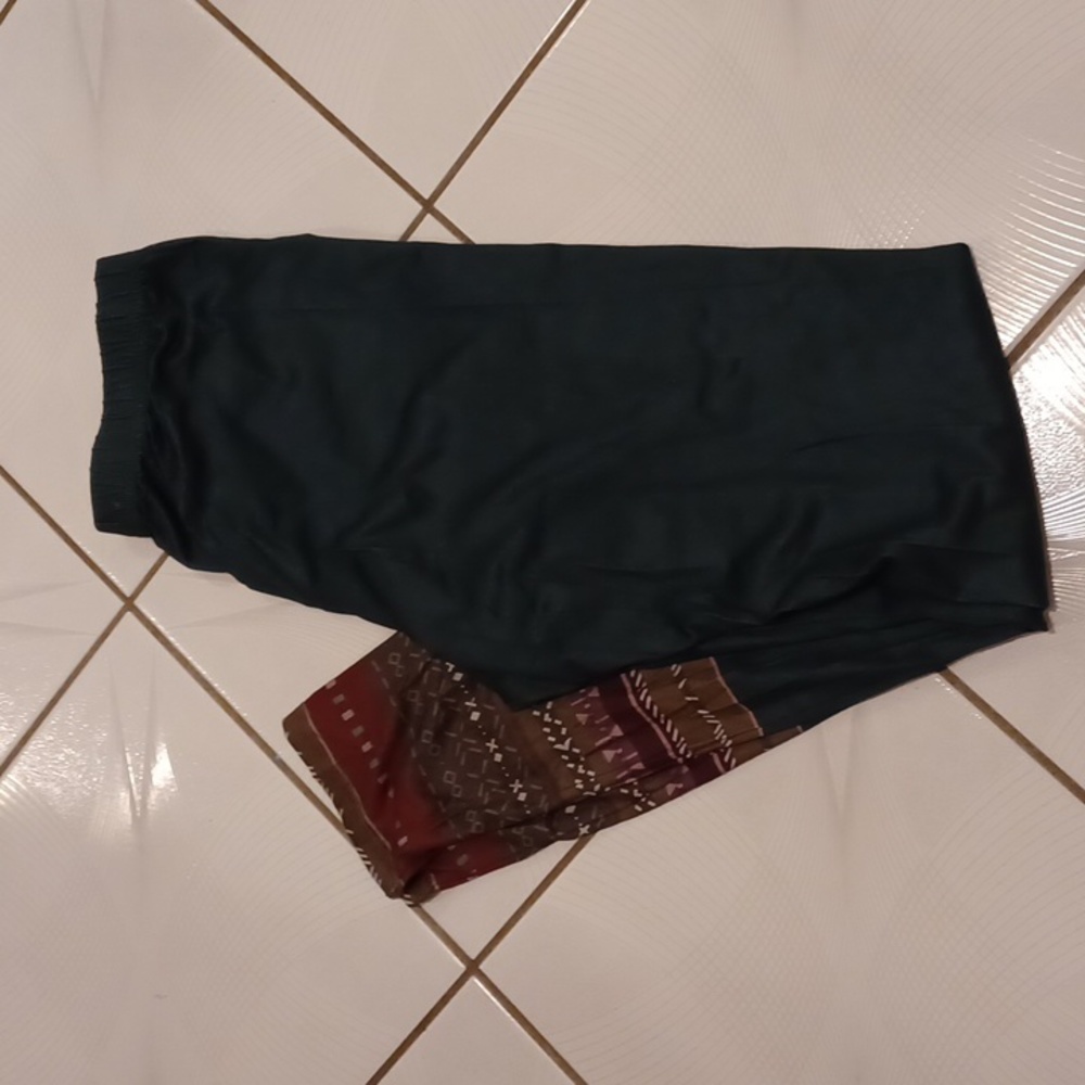 4/$60 New Green Leggings - Size XL